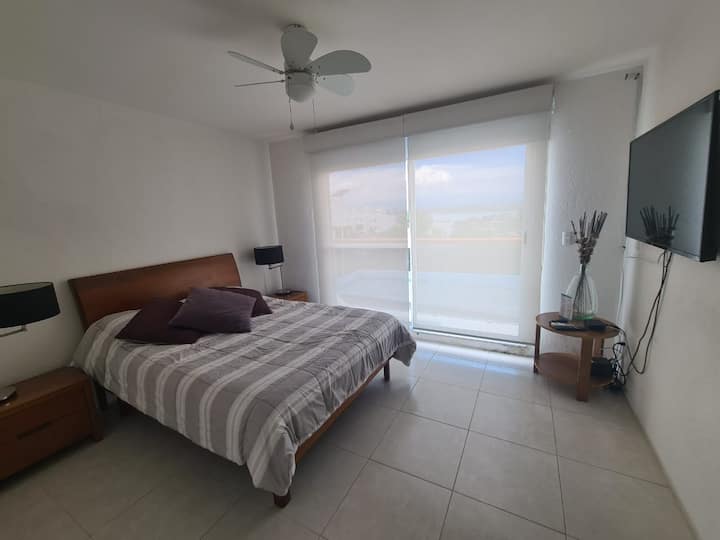 Chumba cha kulala cha kiwango cha juu kilicho na mandhari nzuri 