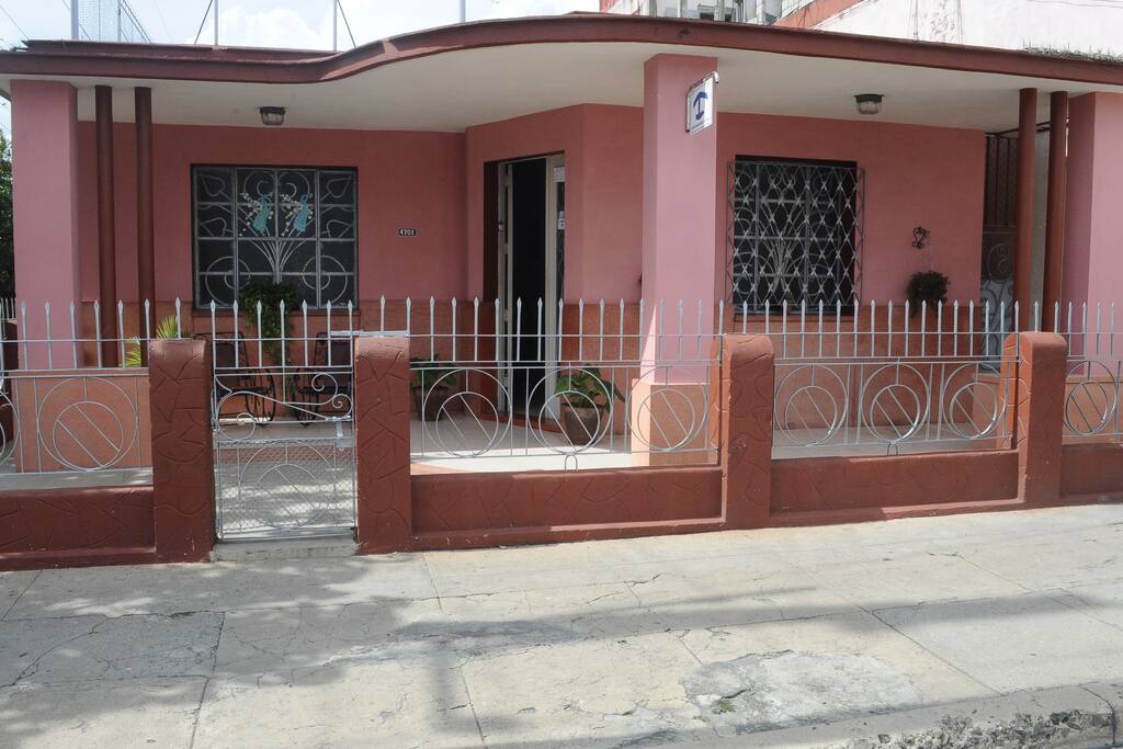 Casa Nouva Hostal, easy to identify and always at your service / Hostal Casa Nouva, facil de identificar y siempre a su servicio