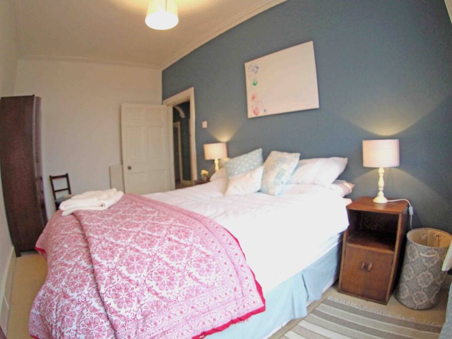 Guest bedroom