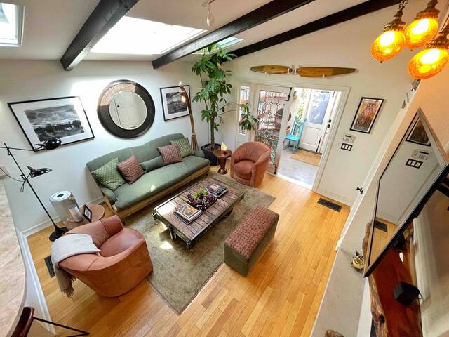 Venice Beach Oasis with Pool (Walk to Beach) gallery image 5