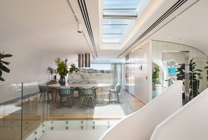 Great Bondi Penthouse, Amazing view & Private Pool gallery image 5
