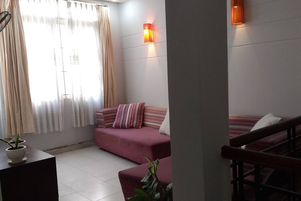1st Floor Lounge Area