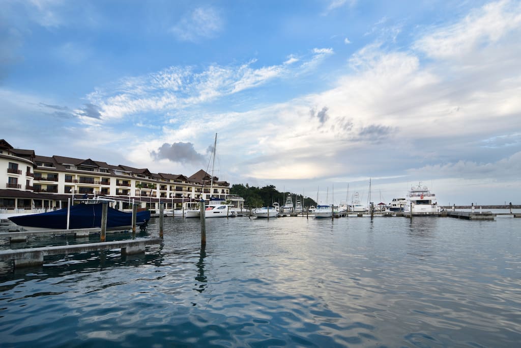 Marina. Puerto Bahia