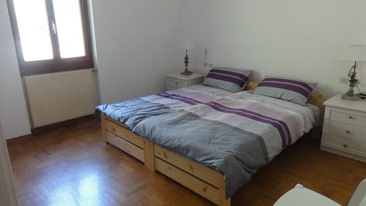 חדר 2 בקומה הראשונה.