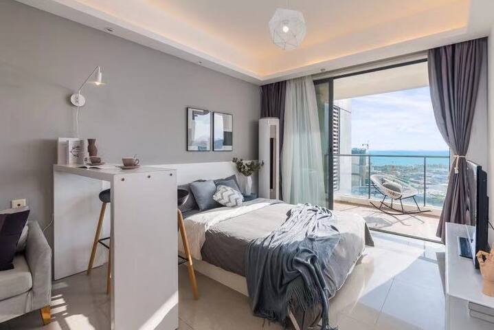 【城宿·拾忆往昔】三亚湾海景两居/步行至海边/椰梦长廊/近机场/小区泳池/近南山寺/赠送免税店一日游