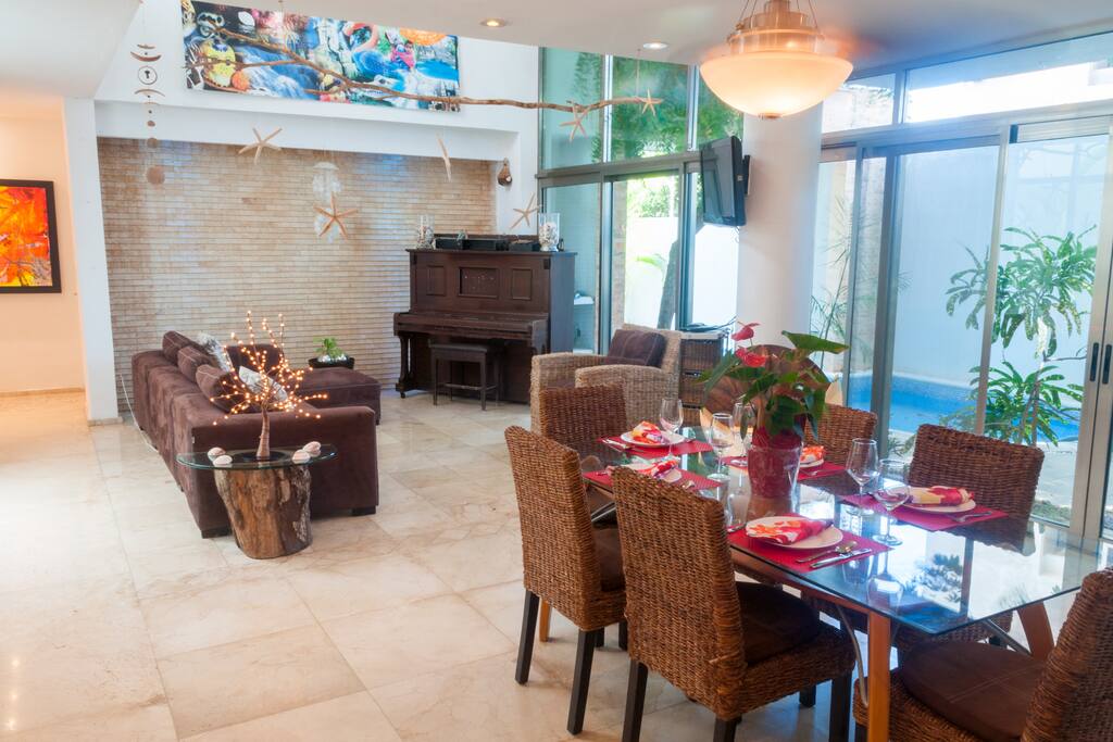 Hermosa y amplia sala comedor para uso compartido en Casa La Ceiba