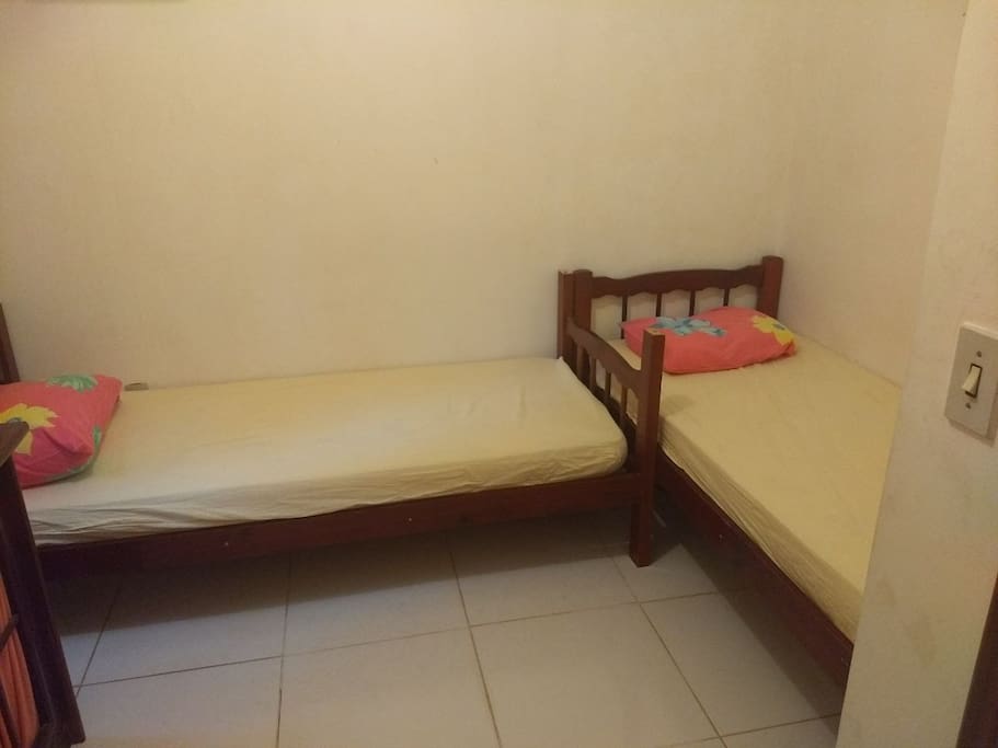 quarto 2 - camas de solteiro