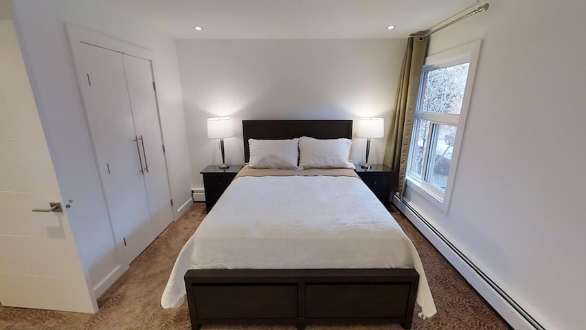 Guest favorite listing in Edmonton