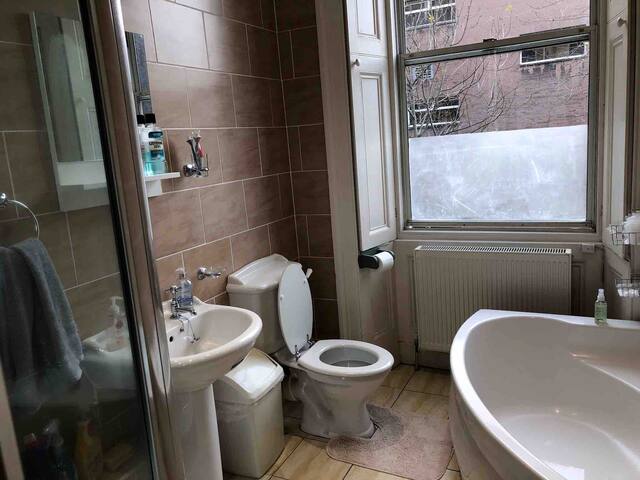 Large grange apartment gallery image 5