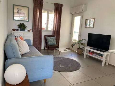 Lovely beach apartment in Bat Galim.