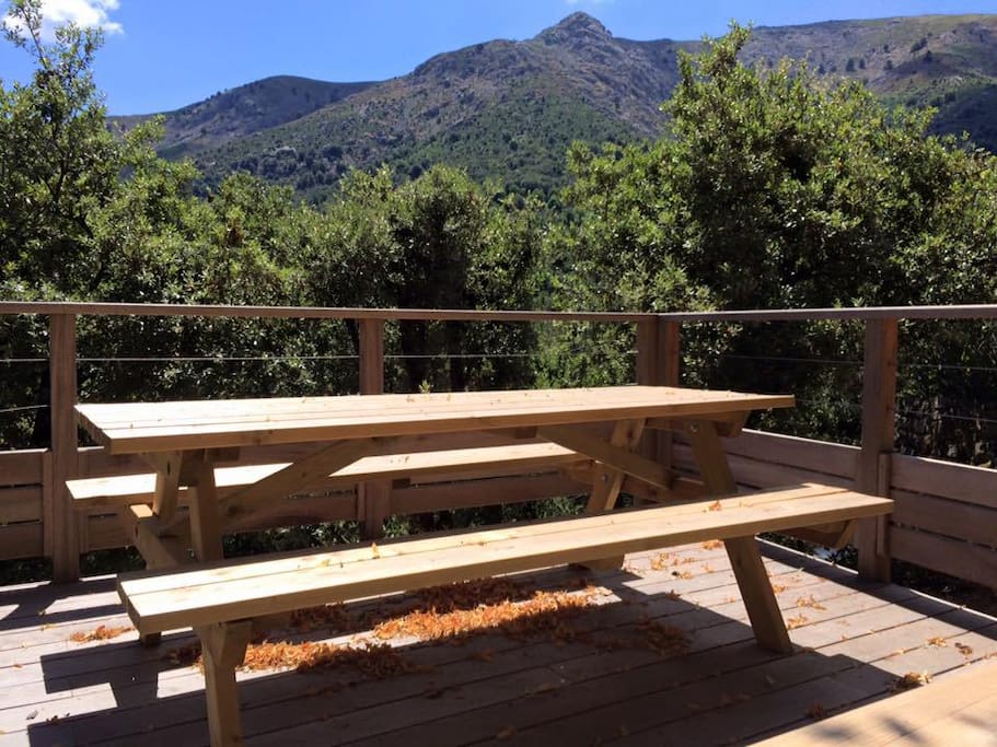 Terrasse extérieure au coeur des montagnes Corses
