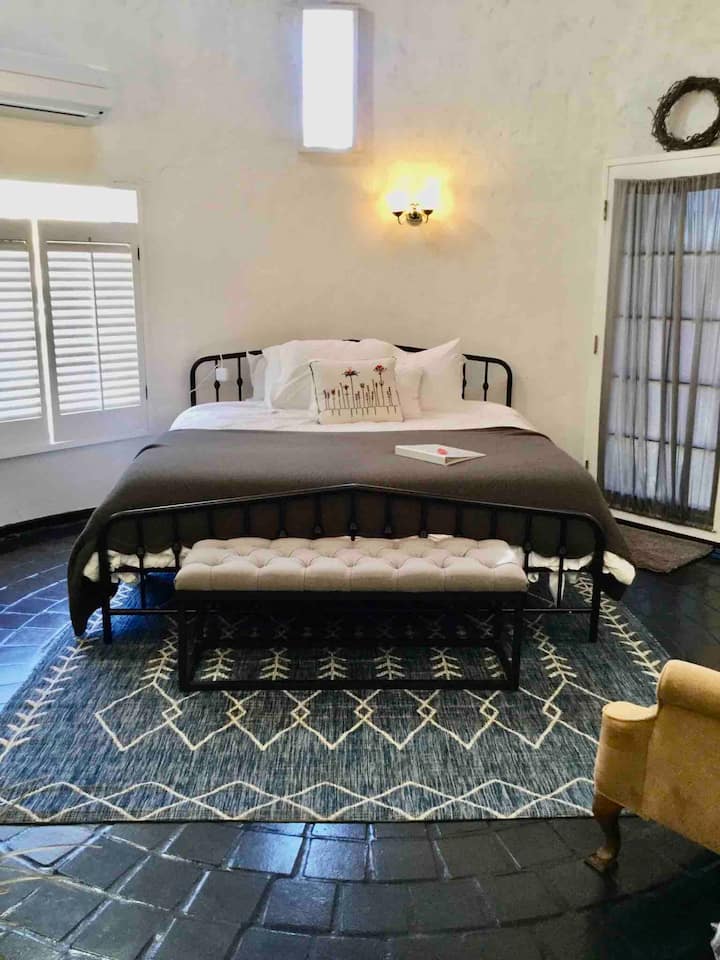 Top 10 Airbnbs Near Six Flags Magic Mountain, California Updated 2024