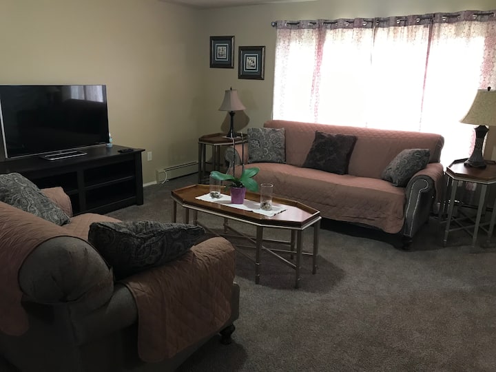 Private 1 Bedroom-pet Friendly Apt. 2nd Floor - Long Island, NY