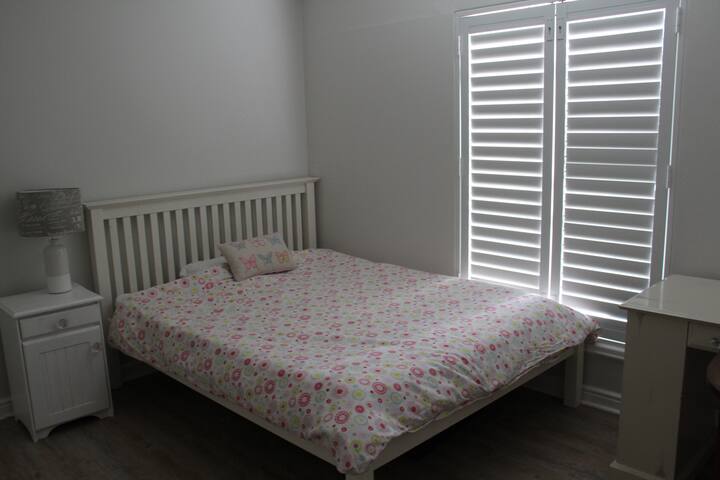 Oakhurst Place gallery image 3