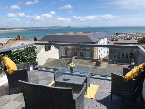 Stunning Balcony with Sea Views of St Michaels Mt.