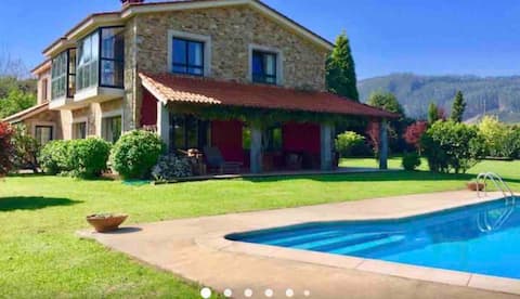Villa with pool Galicia-Waterfront Secret Garden