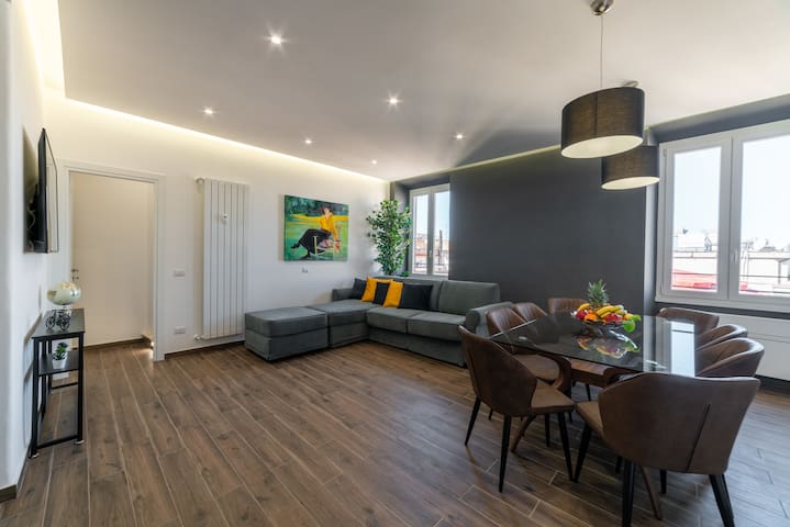 Enchanting Rhome, 3bdr among Colosseum and Termini gallery image 2