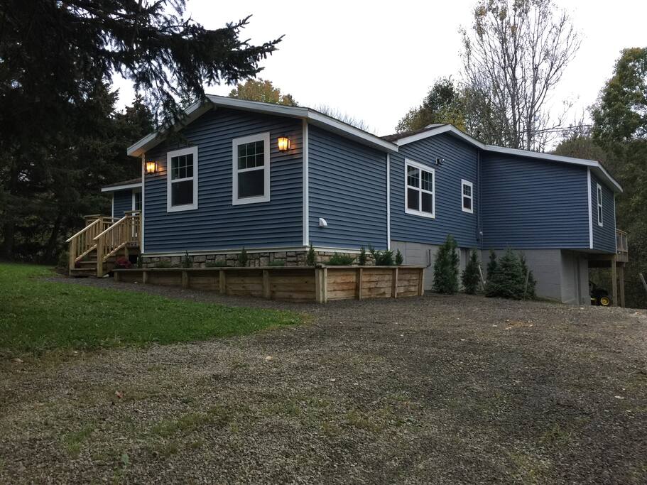 Plenty of parking. Additional driveway for rvs, boats or trailers.