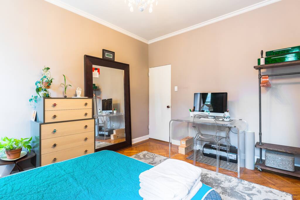 Master Bedroom with queen bed