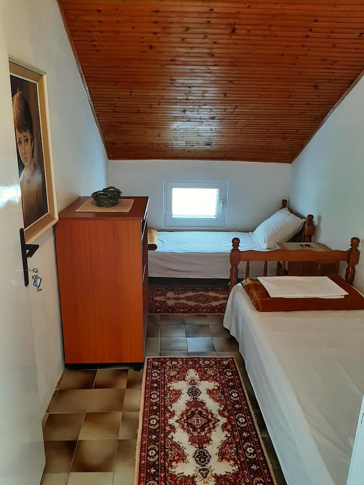 dhomë gjumi - dy