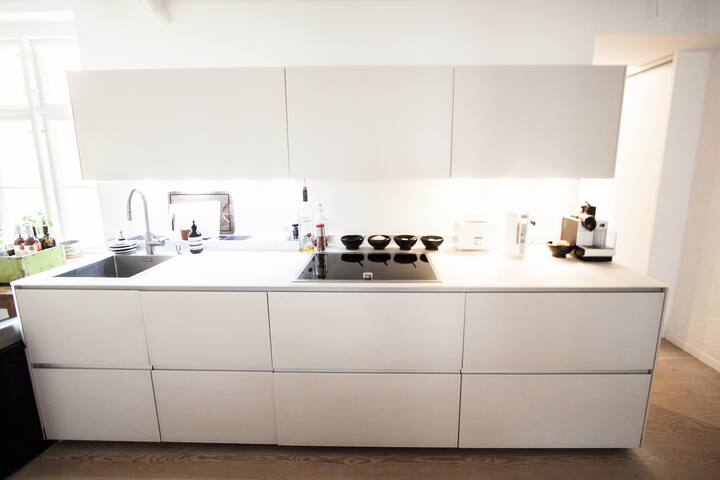 130 sqm of luxury in Nyhavn w. 3 bedrooms gallery image 4