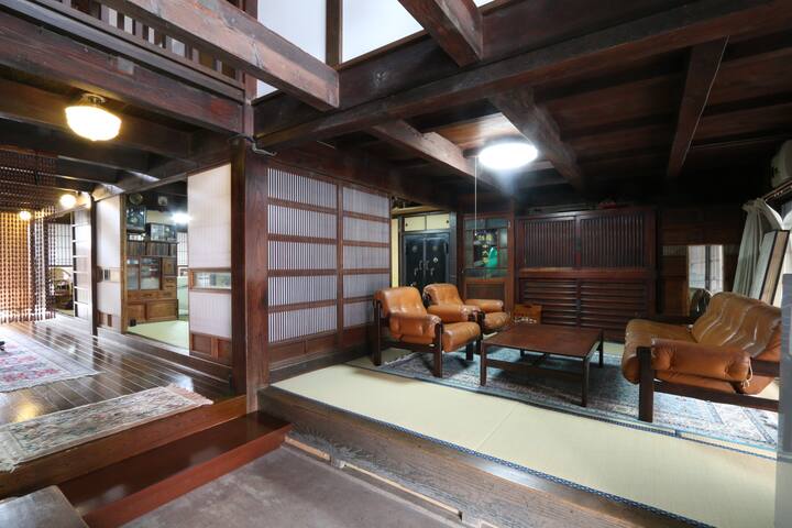 Transparent Top Vacation Rental Listings In Ogano