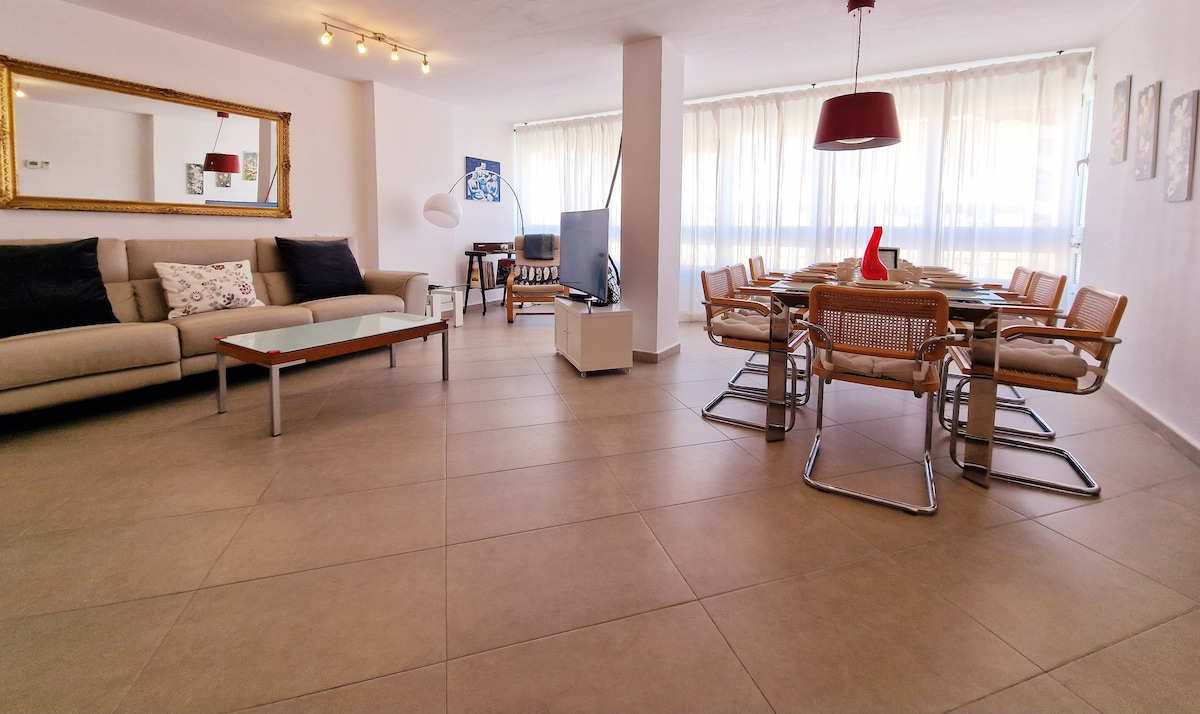 Beliebte Airbnb-Anzeige: Málaga Center! 140m² and private parking! in El Ejido