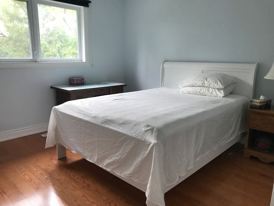 Room #3:Queen bed with pravite 4 pc private bathroom facing beautiful backyard