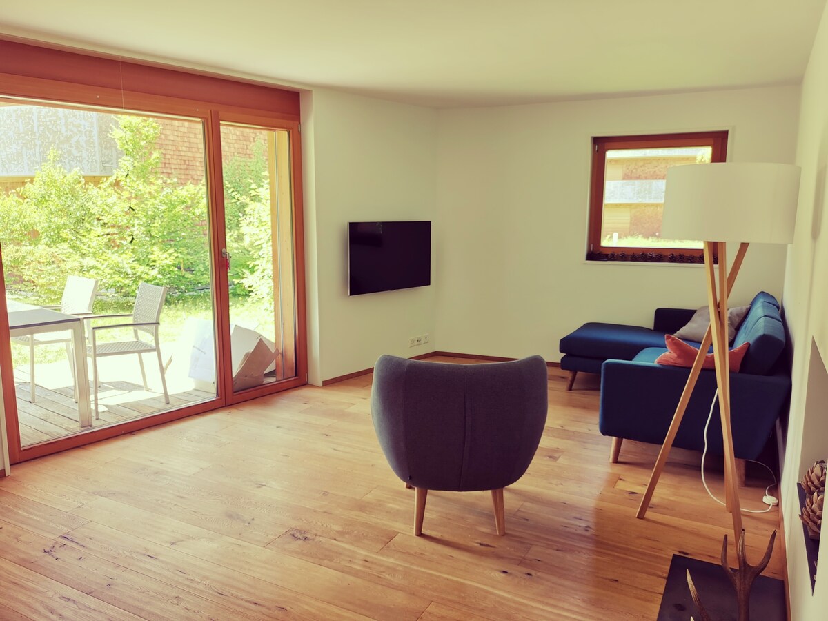 Popular Airbnb listing: Sunny 3.5-room garden apartment Klosters-Platz in Klosters