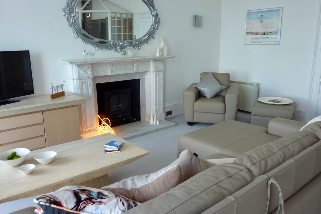 You'll love to relax in the fabulous lounge :-)