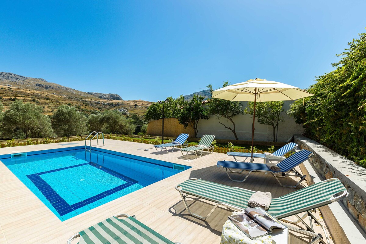 Gorgeous Villa with Pool & Gardens, near the Sea - Villas for Rent in Agios  Ioannis, Crete, Greece - Airbnb