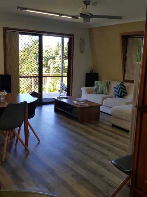 Lounge & Dining Space