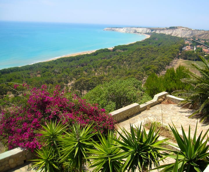 SICILIA HOLIDAY HOUSE on the beach Bovo Marina Houses for Rent in