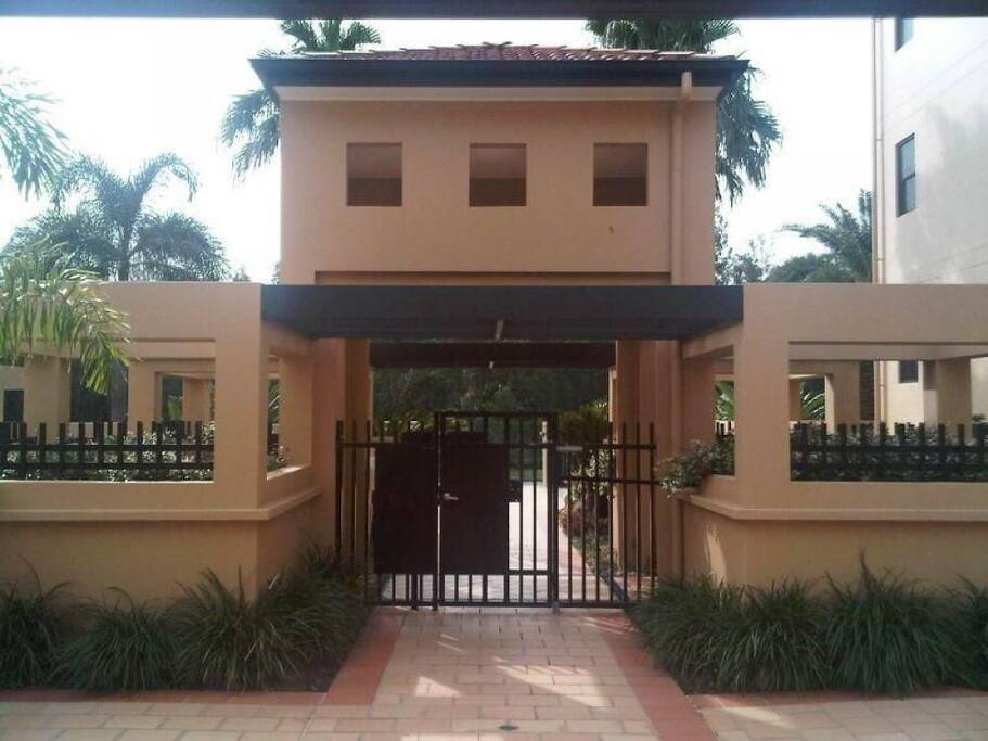 Gated security entrance