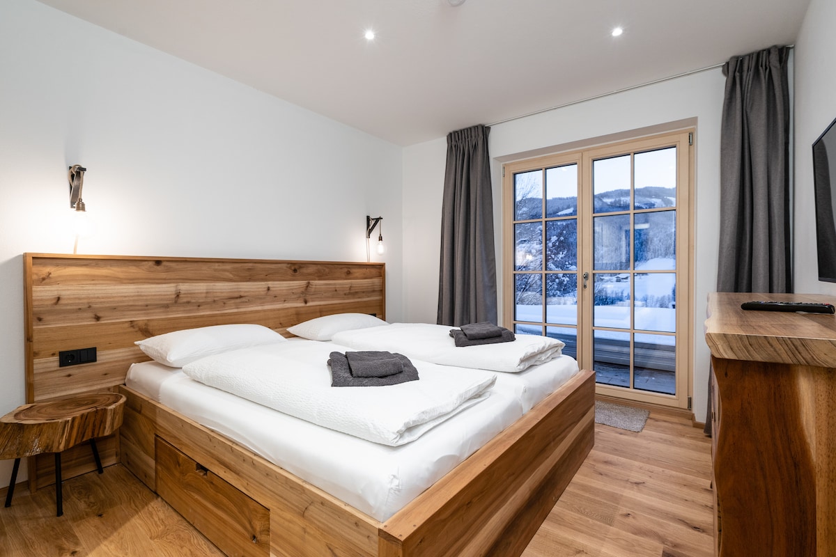 ห้องพักสำหรับ 2 คนที่สามพร้อมเตียงคู่ขนาด XL ที่ชั้นล่าง