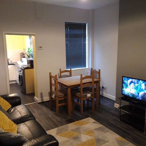 modern 3-bedroom residential home gallery image 2