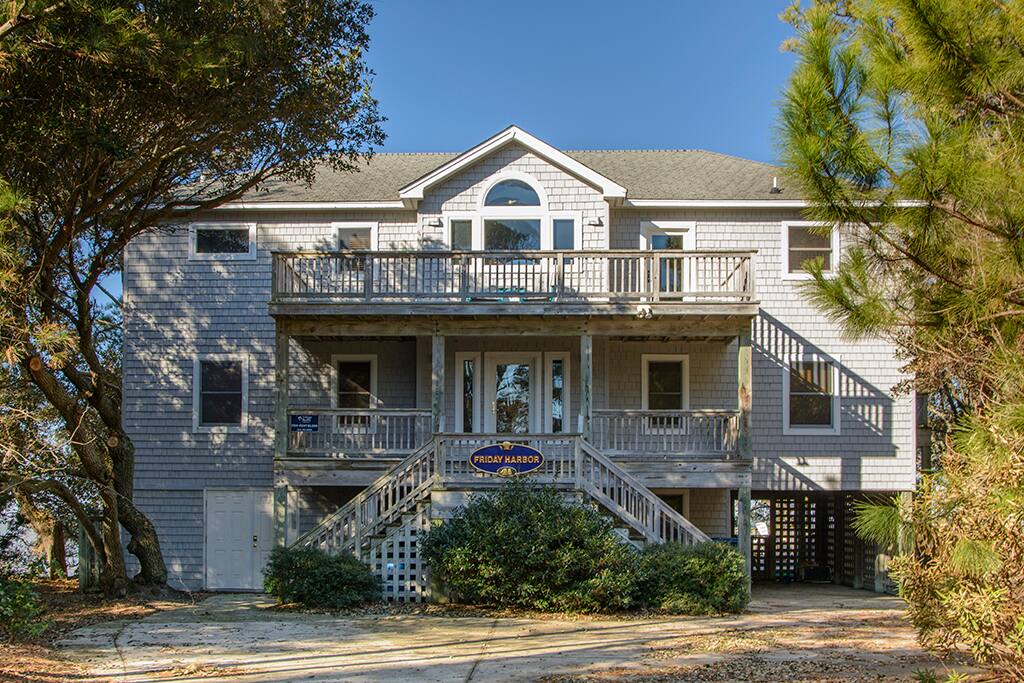 CL509: Friday Harbor | Front Exterior