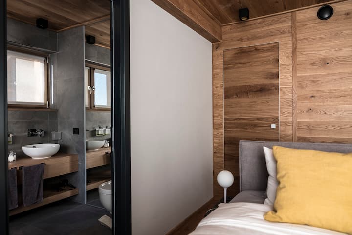 6 ห้องนอน
ในตัว