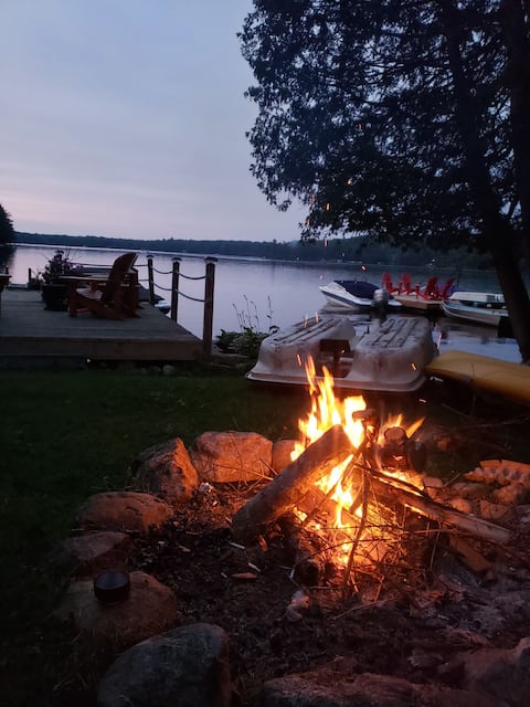 3BR Waterfront Retreat with Sandy Beach & Firepit