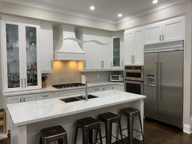 Executive Home ~ Close to Downtown Toronto gallery image 4