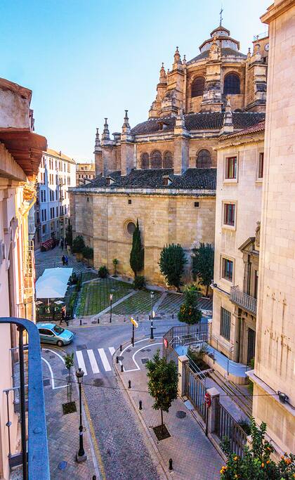 Vistas desde nuestro balcón de la Catedral. Views from our balcony to the Cathedral.