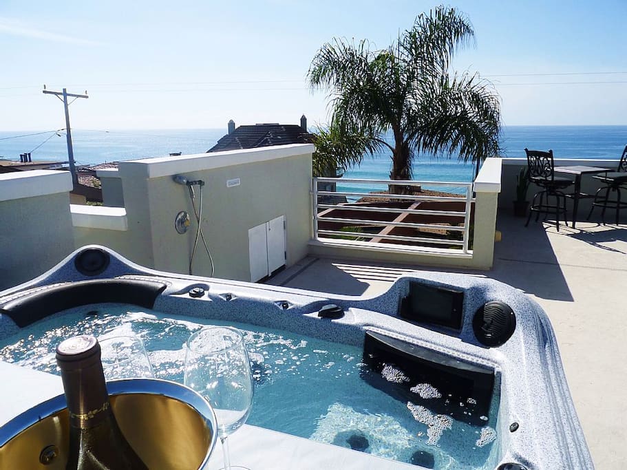 Rooftop Jacuzzi, large private patio for sunning, relaxing, enjoying!