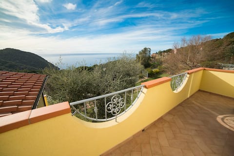 Annuncio Airbnb popolare: Casa Beltramonto - Punta Polveraia Vacation Home a Marciana