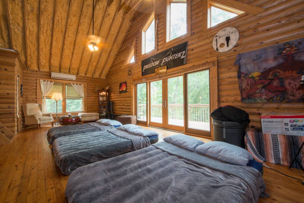 Can accommodate up to 16 guests