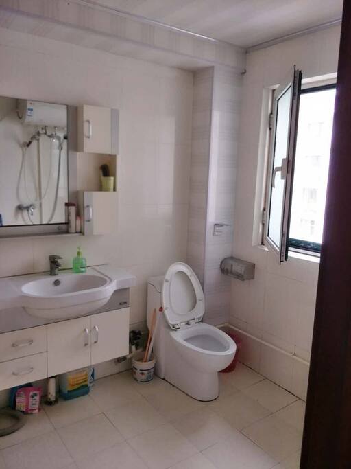 盥洗室 bathroom