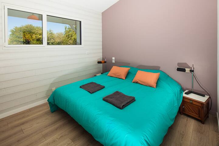 Bedroom 2 (one double bed and two single beds)