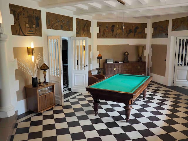 Les Clefs Du Triangle D'Or managed Airbnb listing 1