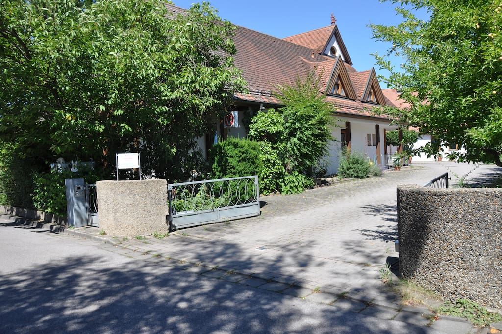 Ansicht Haus Straßenseite
View from the street