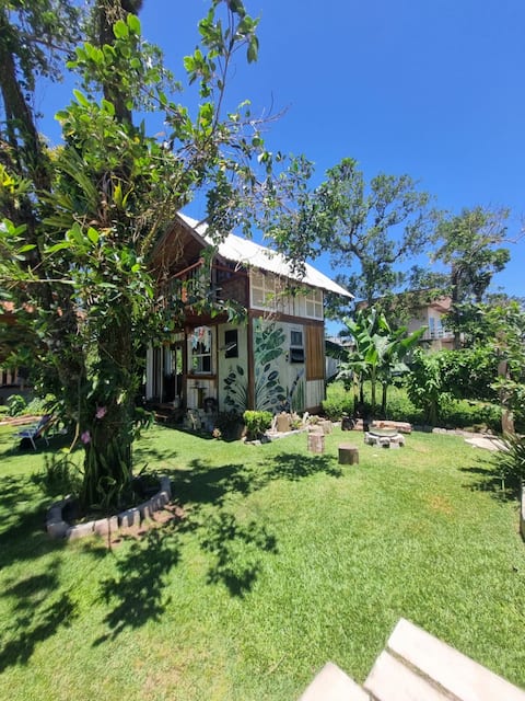 Charming cabin and connected to nature!