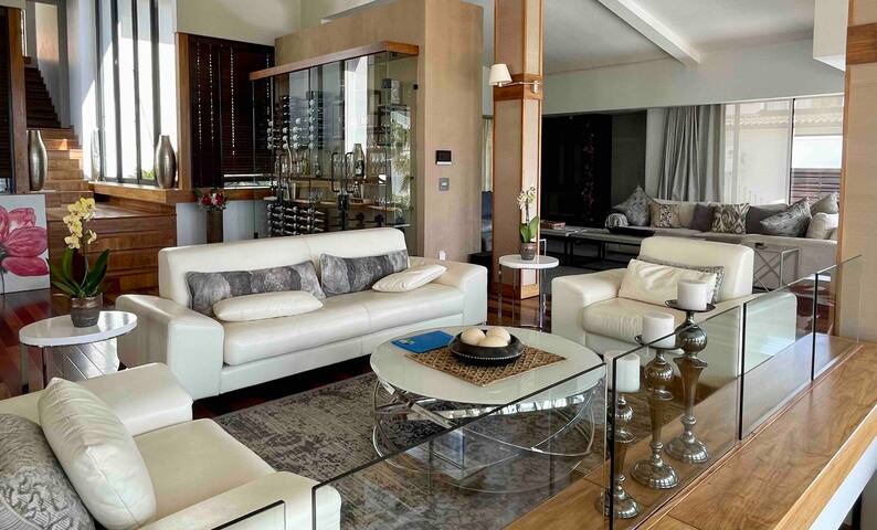 Lux Villa , Housekeeper, pool, Hottub and solar gallery image 4